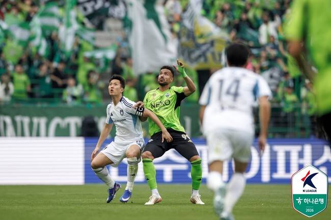 [k1.review] '슈퍼 조커 이승우 환상 쐐기골!' 전북, 100번째 현대가 더비서 울산 2-0 제압! 2위 도약