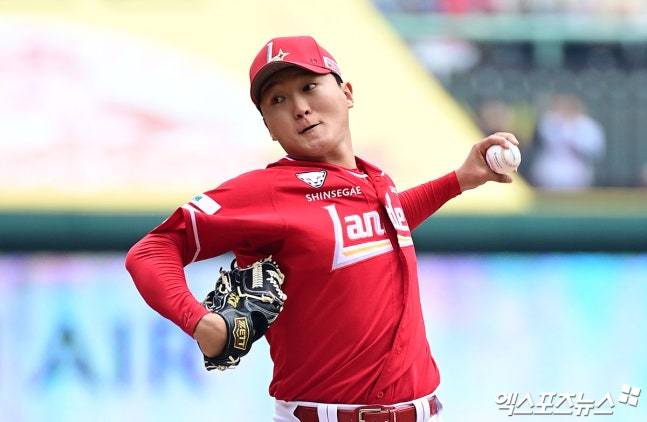 '사직구장 1회부터 무슨 일?' 수비 안 도와준 비슬리 4실점→'볼넷 3개 깔고 시작' 김건우 3실점…순식간에 한 점 차 접전 [부산 라이브]