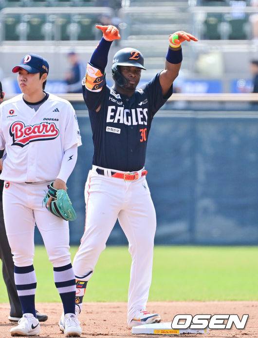 '13안타 9득점 폭발+왕옌청 QS' 한화 드디어 투타 조화, 두산 4연패 몰아넣었다…위닝시리즈 확보 [잠실 리뷰]