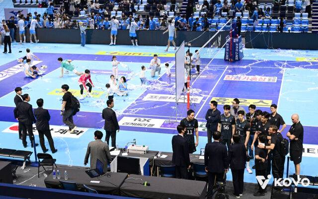 5세트 14-13서 나온 레오 서브 인·아웃 논란...현대캐피탈 블랑 감독의 분노 “우리가 진정한 승자다” [MD인천]