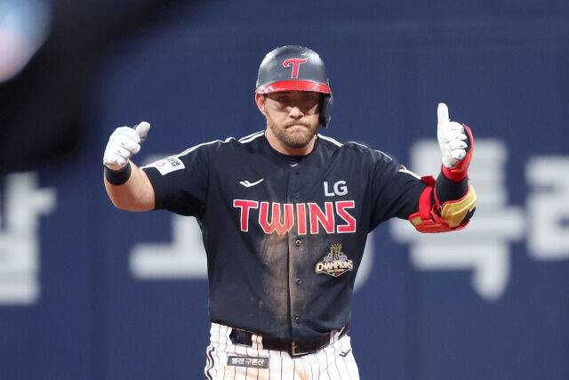 '드디어 혈 뚫렸다' LG 8회 대역전극, 홍창기 전력질주 역전타→우강훈 KKK→오스틴 멀티포 포함 5출루 [MD고척]