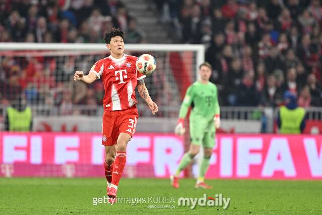 '3연속 선발 출전' 김민재 교체 이후 대역전극…'후반전 추가시간 2골' 바이에른 뮌헨, 프라이부르크에 3-2 대역전승