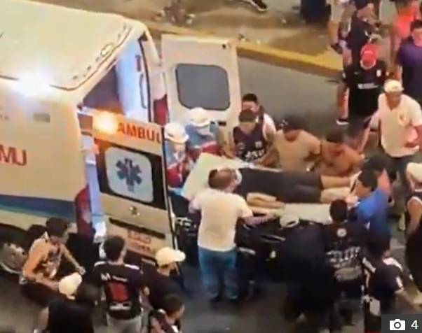 멕시코 축구장이 무덤으로 '총기 난사 11명 사망' 두 달 만에 남미 덮친 '피의 응원전'... 페루서 48명 사상