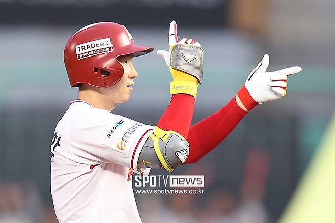 박찬호 4년 80억 받았는데…'타율 0.538' 폭주! 박성한 도대체 얼마 줘야하나, 이숭용 대답은?