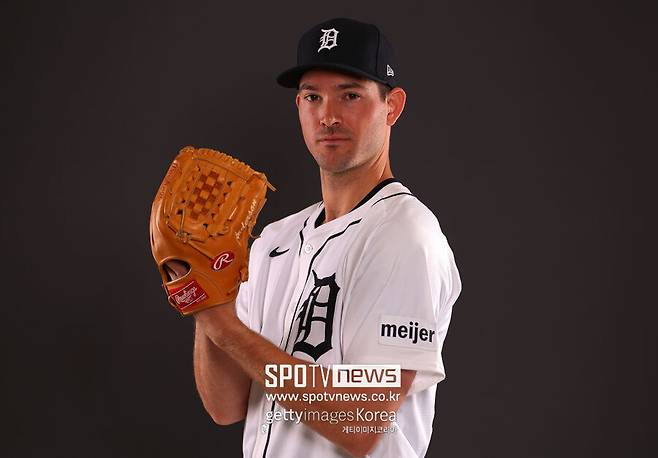 기록원도 ‘너 자격 없어’ KBO 최강 직구의 굴욕… 140m 초대형 만루포 맞았다, 나갈 때마다 실점이라니