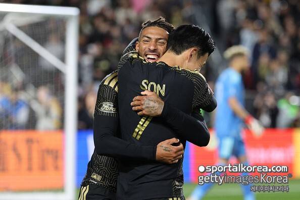 '쏘니는 여기까지입니다' 손흥민, 5골 관여 '멱살 맹활약'→챔피언스컵 대비해 '교체 아웃'...LAFC는 5-0 대승 중 (후반 진행 중)