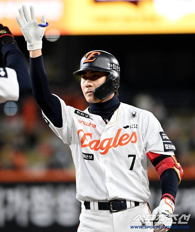 0.367, 뜨거웠는데… 한화 국대외야수, '손목 통증' 선발 제외..