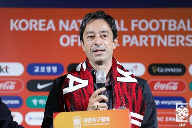 “한국의 구체적 역할 제안에 마음 움직였다” 사우디 거절한 홍명보호 수석코치 韓 선택한 비화