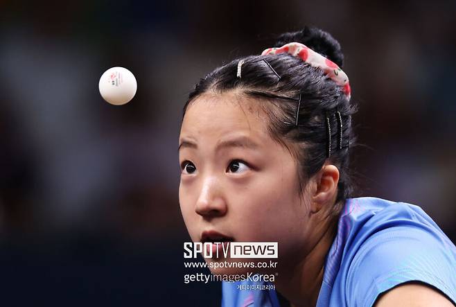 '패패패패패' 신유빈 '통곡의 벽' 앞에서 다시 한번 무너졌다...中 왕만위에 2-1→2-4 역전패, '월드컵 4강' 마무리