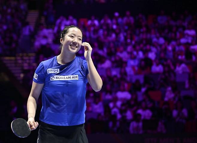 '패패패패패' 신유빈 '통곡의 벽' 앞에서 다시 한번 무너졌다...中 왕만위에 2-1→2-4 역전패, '월드컵 4강' 마무리