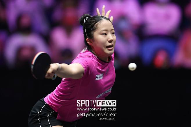 '패패패패패' 신유빈 '통곡의 벽' 앞에서 다시 한번 무너졌다...中 왕만위에 2-1→2-4 역전패, '월드컵 4강' 마무리