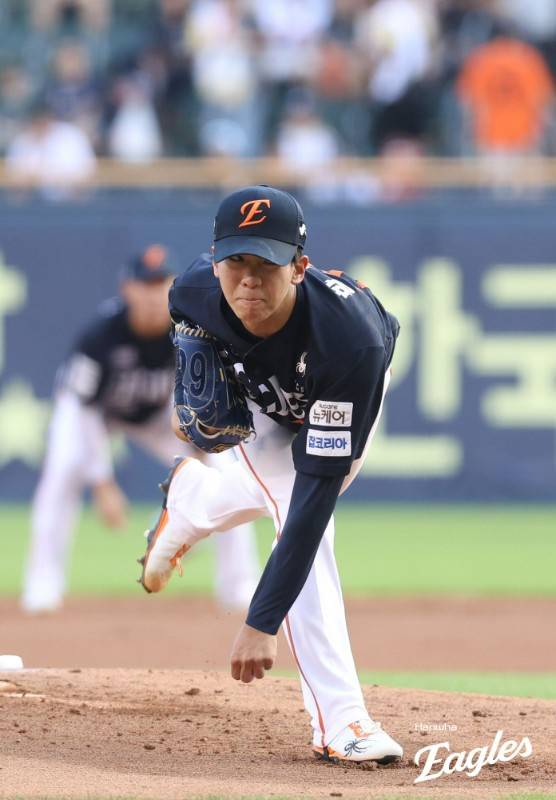 '대체 선발 맞아?' 한화 황준서 KKKKKKK, 그러나 '투수 교체→스리런포' 이른 교체가 악수가 됐다 [잠실 현장]