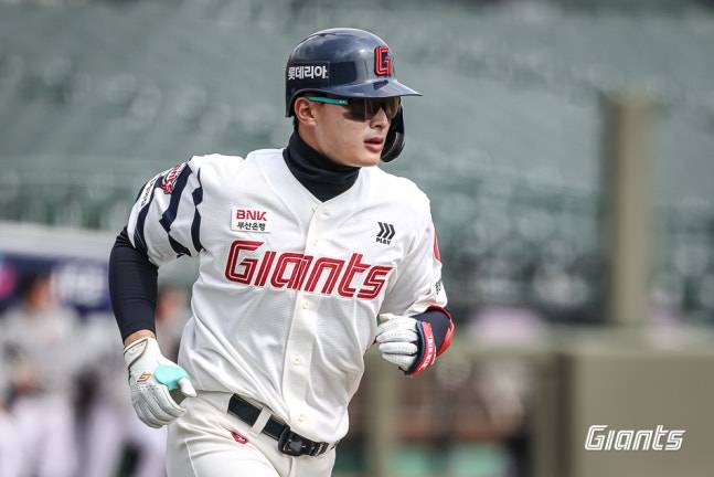 '패패패패패패' 롯데 최악의 일주일→공동 꼴찌 추락, 9회 피치클락 위반→폭투→폭투→끝내 결승점 헌납...SSG 단독 선두 [부산:스코어]