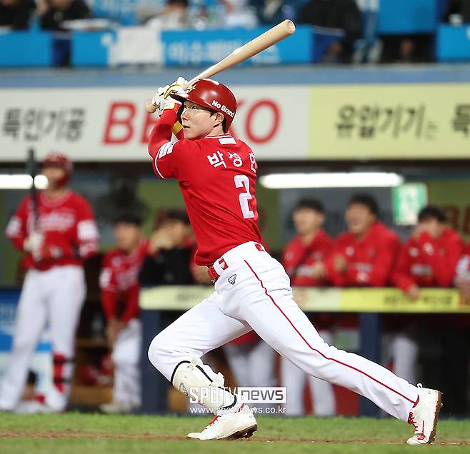 피치클락 위반 볼넷→폭투→폭투→적시타…롯데 패패패패패패 공동 꼴찌 추락, SSG 단독 1위 등극 [사직 게임노트]