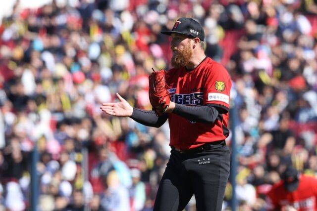 “팬들이 항상 살갑게 대해주시지는 않지만…” KIA 슬러브 마스터 안 붙잡았으면 어쩔 뻔했나→13이닝 KKKKKKKK, KIA 2승 혼자 책임졌다[MD광주]