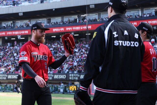 “팬들이 항상 살갑게 대해주시지는 않지만…” KIA 슬러브 마스터 안 붙잡았으면 어쩔 뻔했나→13이닝 KKKKKKKK, KIA 2승 혼자 책임졌다[MD광주]