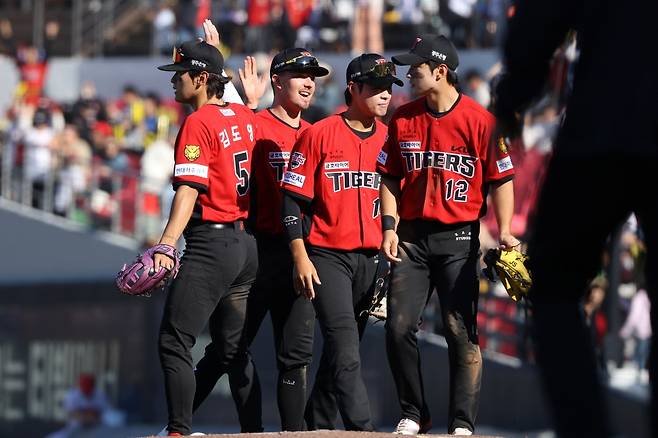 그럼에도 KIA '매진-매진-매진'→끓어오르는 팬 성원, 승리로 화답했다…'4연패 끝' 이범호 감독