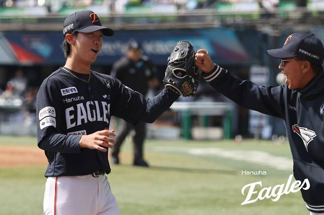 이게 커쇼야 황준서야… 잠실벌 당황시킨 KKKKKKK 호투, 최고 유망주 알 깨고 나오나