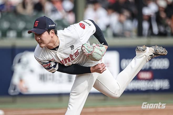 추가 진루 막으랬더니 폭투, 폭투 '자멸'…오직 최준용의 잘못? 포수 지분도 적지 않았다