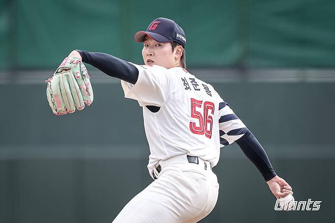 추가 진루 막으랬더니 폭투, 폭투 '자멸'…오직 최준용의 잘못? 포수 지분도 적지 않았다