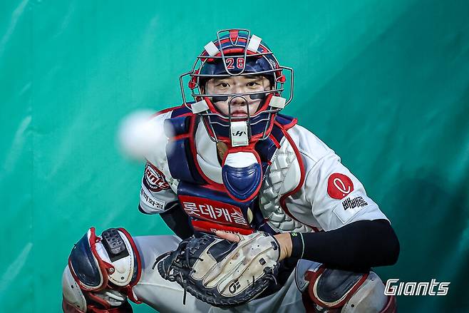 추가 진루 막으랬더니 폭투, 폭투 '자멸'…오직 최준용의 잘못? 포수 지분도 적지 않았다