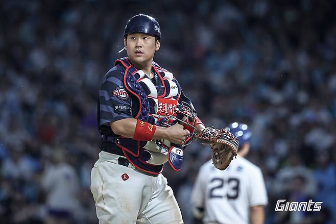 추가 진루 막으랬더니 폭투, 폭투 '자멸'…오직 최준용의 잘못? 포수 지분도 적지 않았다