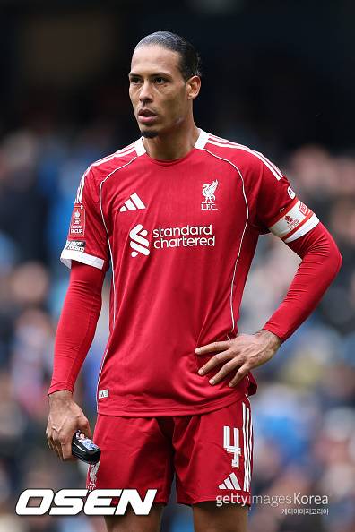 ‘홀란에게 해트트릭 허용’ 멘탈 나간 세계최고 수비수 반다이크 “포기하면 안됐다”