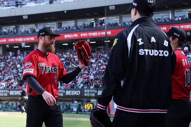 '18억 투자' KIA, 이 선수 재계약 안 했으면 어쩔 뻔했나…'벌써 2승' 올러