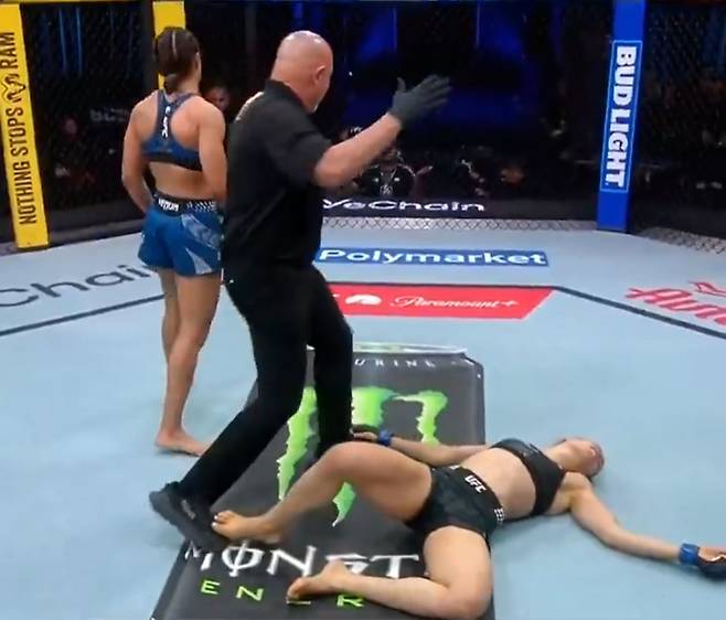 무려 4명 응급실 이송, 어떻게 이런 일이…격투기에 '사커킥' 왜 나오나→UFC 베가스 '역대급 난타전' 후폭풍 거세다