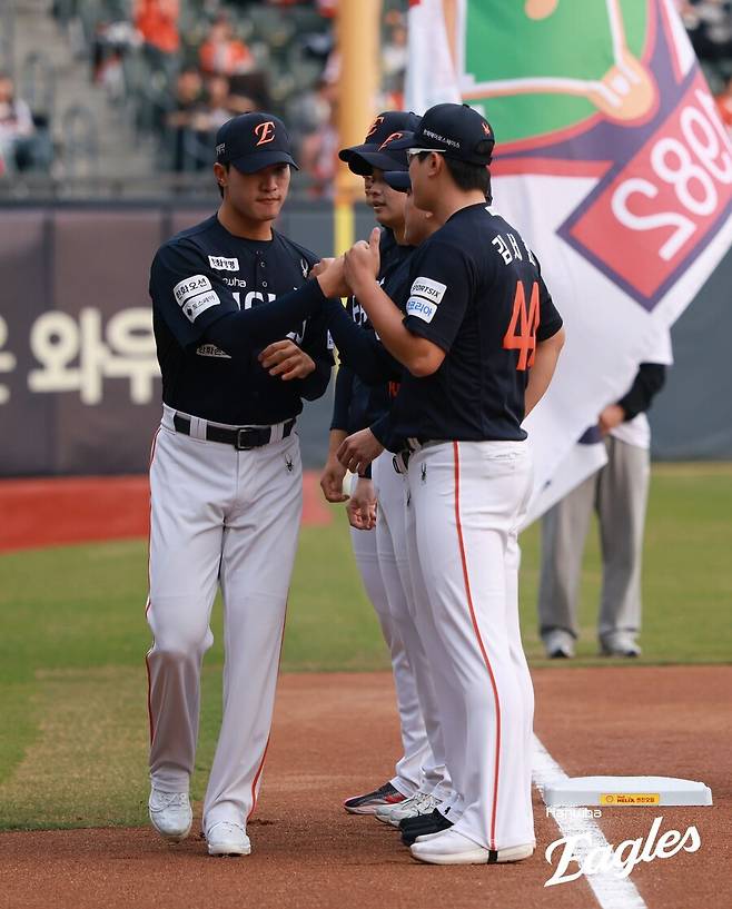 'ERA 22.50' 한화 150km 불펜 신무기 결국 2군행…잔혹한 현실, 아직 좌절할 단계 아니다
