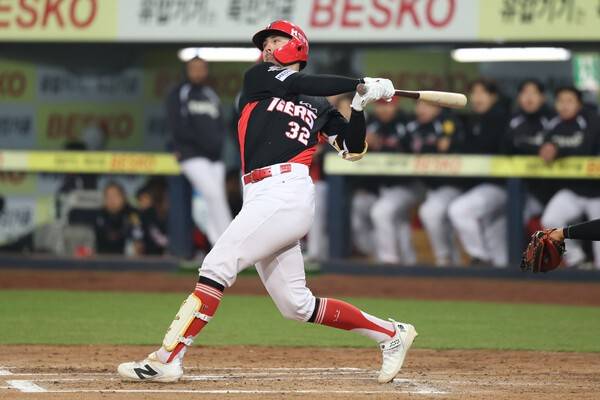 '왜 데려왔냐→잘 모셔 왔네' KIA 호주 내야수 평가 급반전? 팀 타선 '유일무이' 존재라니, 박찬호 공백 지워낼까