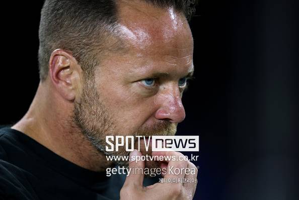 이천수 한숨쉬며 작심발언, “초보감독 때문에 손흥민 골 못 넣어”