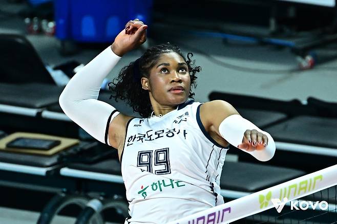 '외국인 거포' 실바·모마, 남을까…자스티스는 재계약 '유력'