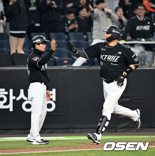 KIA가 외면한 ‘이 선수’, 왜 타율 5푼에도 극찬 받나…36세 포수 타격 부활+도루 억제까지 “박해민 정도는 돼야 뛴다”