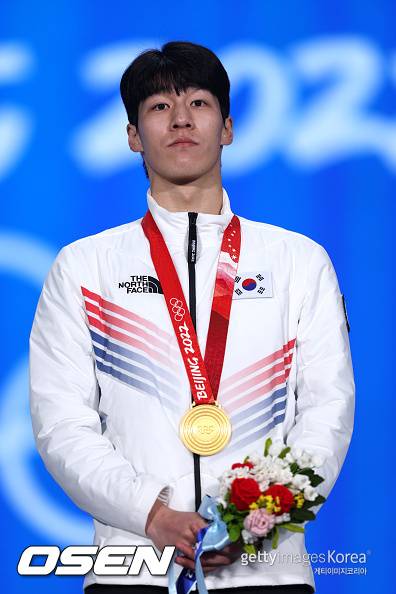 ‘인터뷰 태도까지 논란’ 황대헌, 억울함 해명 “당황해서 나온 표정…악의는 없었다”