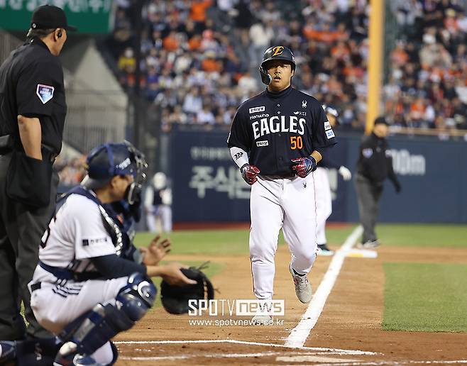 도대체 왜 100억 거금을 투자한거야? 한화는 득점권 괴물타자를 샀다…타점 1위 오버페이 논란 종결