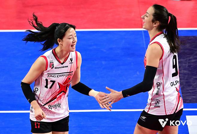 ‘쩐의 전쟁 시작’ 여자부 FA 공시 눈앞…양효진 떠난 현대건설, ‘FA 최대어’ 정호영 영입전 참전