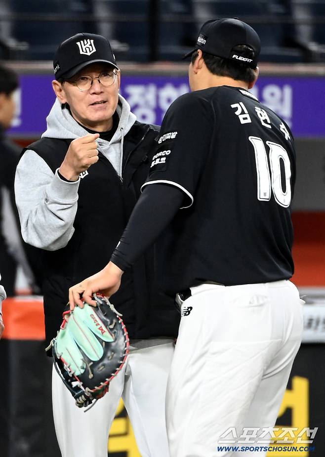 'LG→한화→삼성' 최악 대진 6승2패 통과 → 이강철 KT 감독