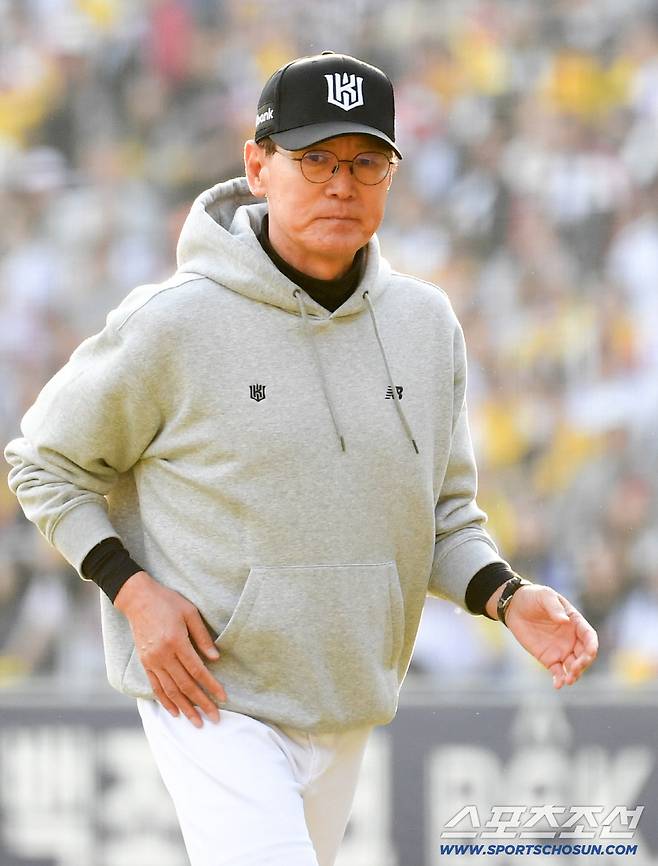 'LG→한화→삼성' 최악 대진 6승2패 통과 → 이강철 KT 감독