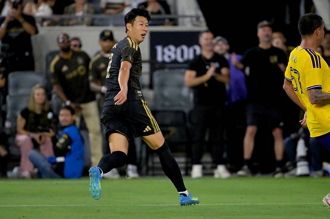 일본도 손흥민 때문에 두손 두발 다 들었다, 도대체 왜 이렇게 잘해?