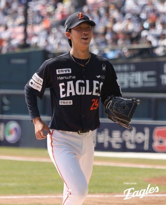 '한화 팬들도 열광' 황준서 148km KKKKKKK 이렇게 잘 던지다니, 김경문 홀딱 반했다