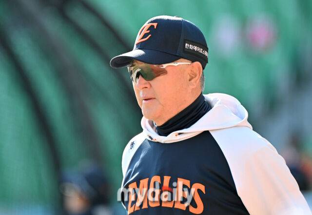 '한화 팬들도 열광' 황준서 148km KKKKKKK 이렇게 잘 던지다니, 김경문 홀딱 반했다