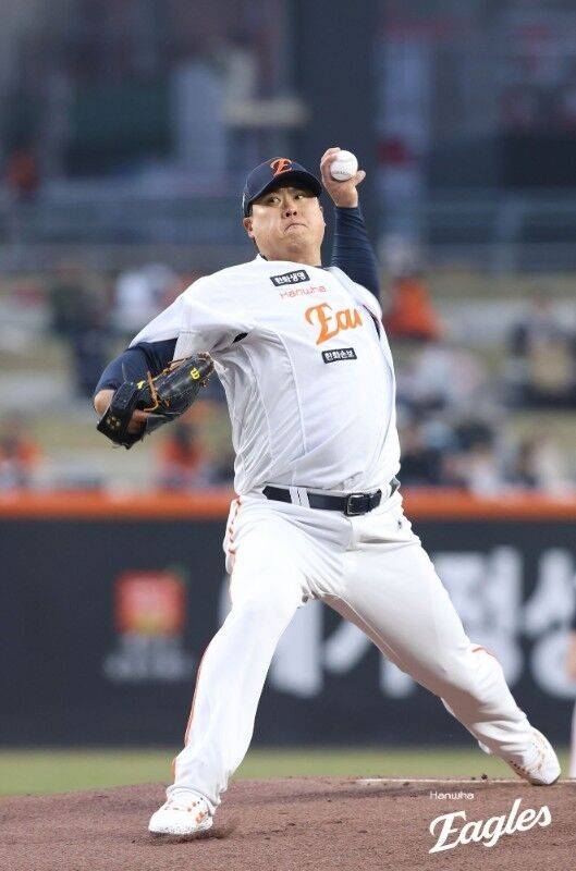 '한화 팬들도 열광' 황준서 148km KKKKKKK 이렇게 잘 던지다니, 김경문 홀딱 반했다