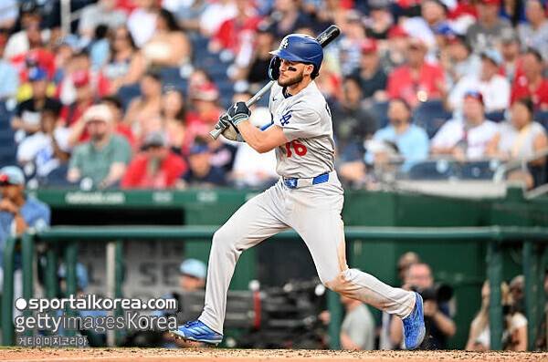 '첫 경기 홈런→21타수 1안타' 김혜성 밀어냈던 유망주 다시 부진 빠졌다…베츠 돌아오면 마이너로 밀려날까