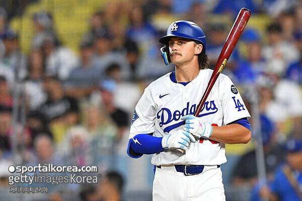 '첫 경기 홈런→21타수 1안타' 김혜성 밀어냈던 유망주 다시 부진 빠졌다…베츠 돌아오면 마이너로 밀려날까