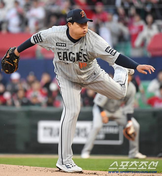 'KKKKKKKKKK' 괴물 앞에서 꼼짝 못하네, 한화 이겼다! 상위권 맹추격[인천 리뷰]