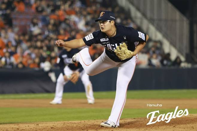 '또 아찔 볼볼볼볼' 김서현 야구 인생에 악몽이었던 그 경기장… 그때와 달랐다, 이번에는 웃었다