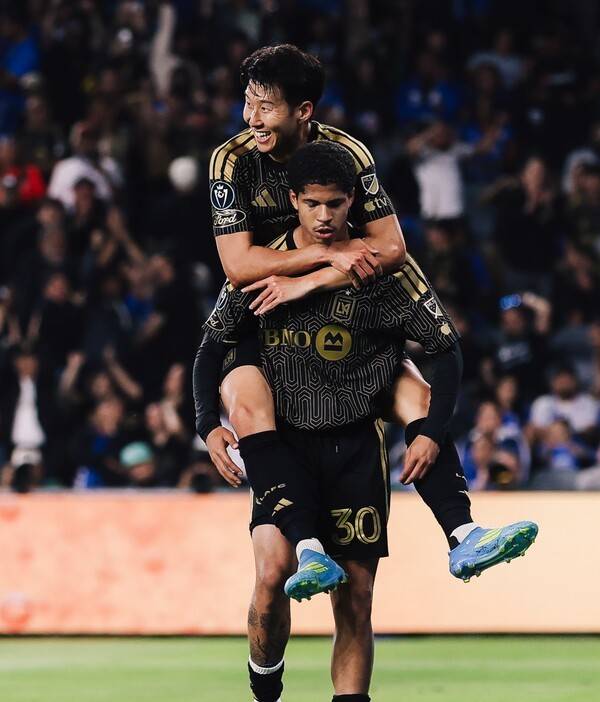 [속보] '디펜딩 챔피언 맞나?' 손흥민, 벼락 '선제골' 이어 '멀티골' 폭발 마르티네스, LAFC 3-0 쾌승 중 (후반 진행 중)