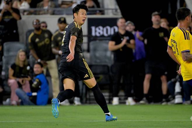 드디어 터진 손흥민 필드골+마르티네스 추가골→LAFC 북중미 챔스컵 4강 보인다…디펜딩 챔피언에 2-0 리드 (전반 종료)
