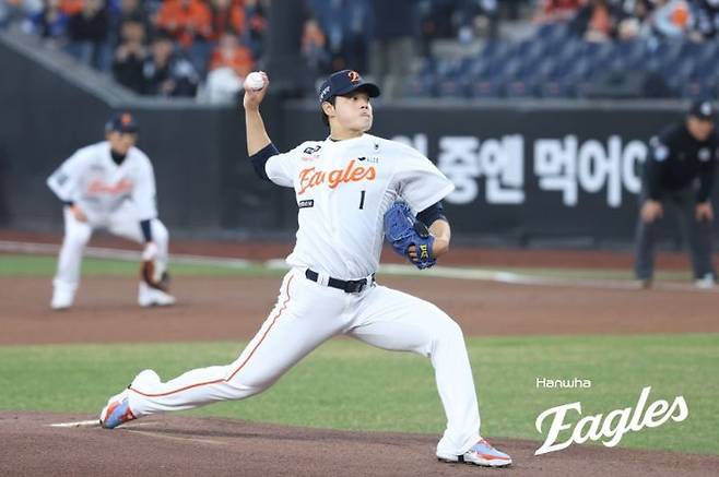 만루포에 무너졌던 한화 문동주, 두 번째 등판서는 다를까